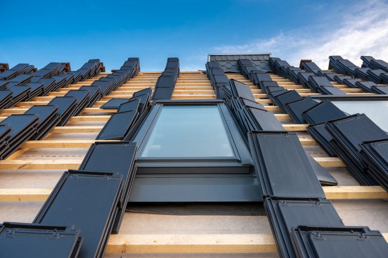 H&C Couverture - Travaux de pose de fenêtre de toit - Chambourcy et Orgeval